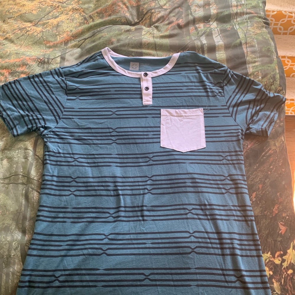 Lira Tshirt with front pocket